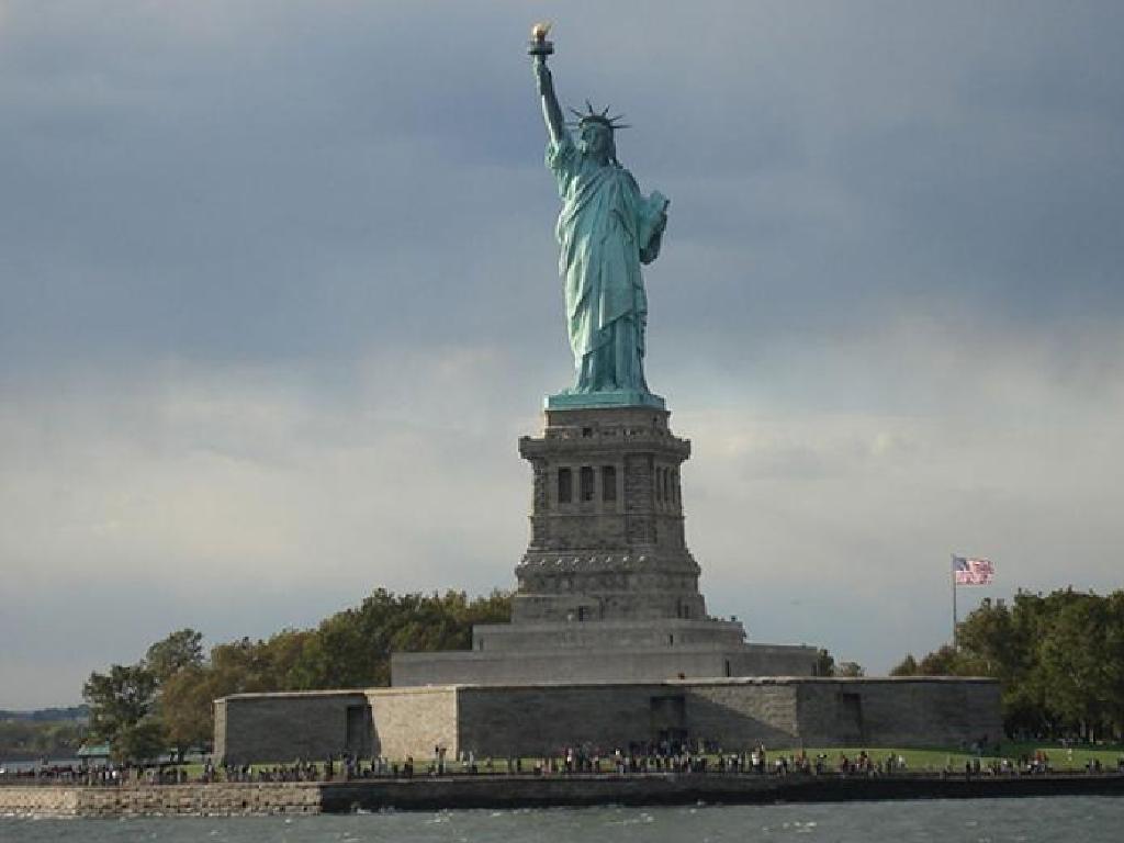 liberty island statue