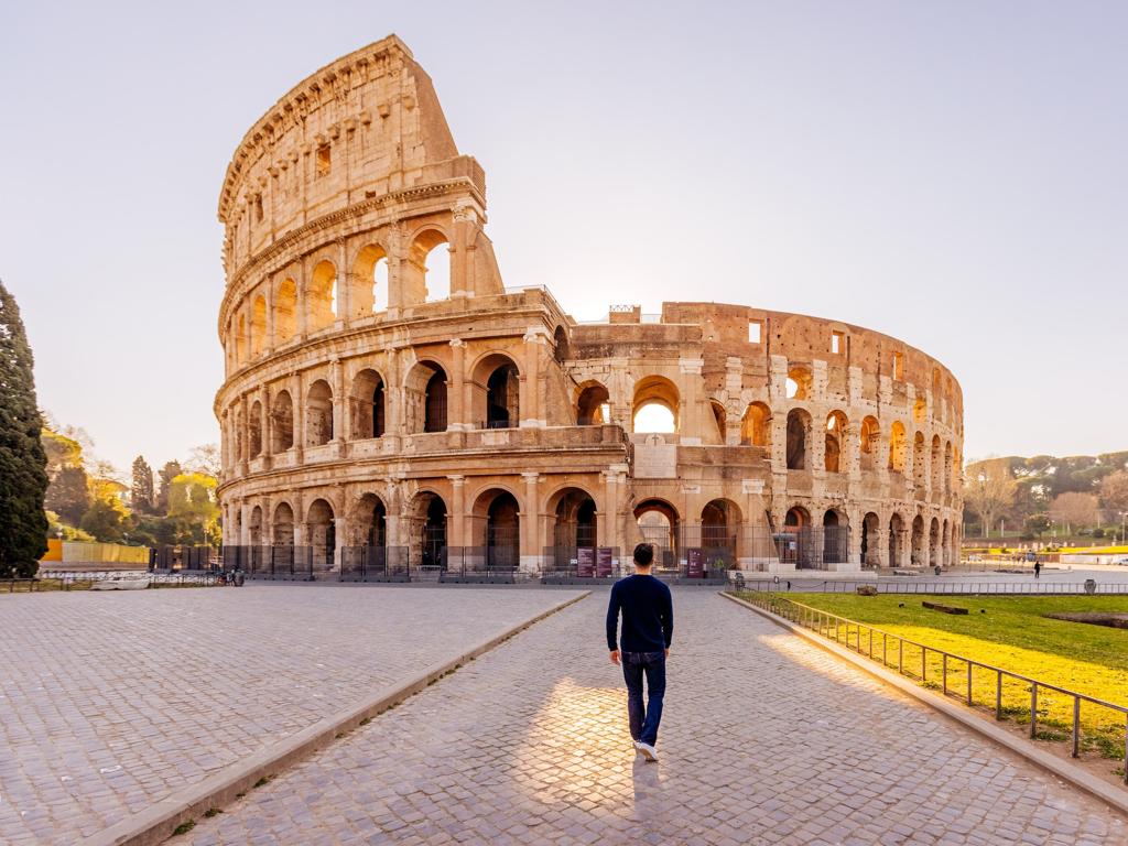 colosseum rome stroll