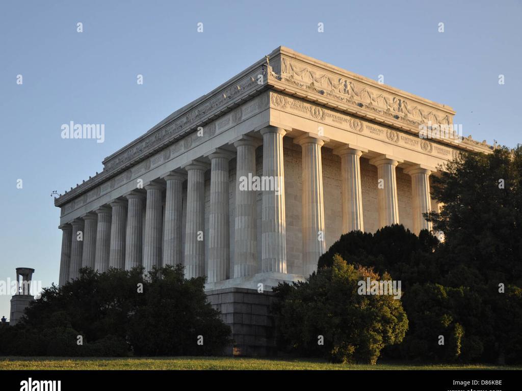 neoclassical tall columns